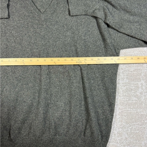 TSE 100% Cashmere Mens V-neck Green Long Sleeve Sweater Size XL - Picture 3 of 5
